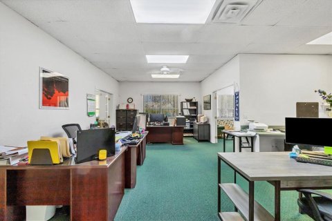 Commercial property in Port Charlotte, Florida 171.5 sq.m. № 2233819 - photo 10