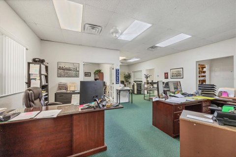 Commercial property in Port Charlotte, Florida 171.5 sq.m. № 2233819 - photo 15