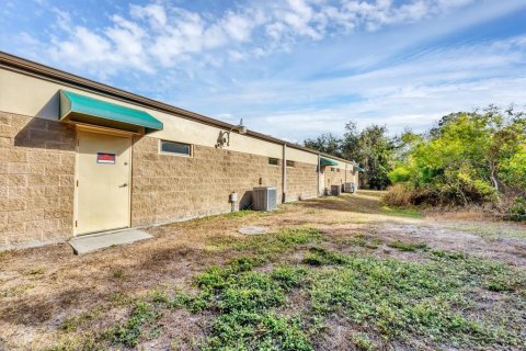 Commercial property in Port Charlotte, Florida 171.5 sq.m. № 2233819 - photo 24