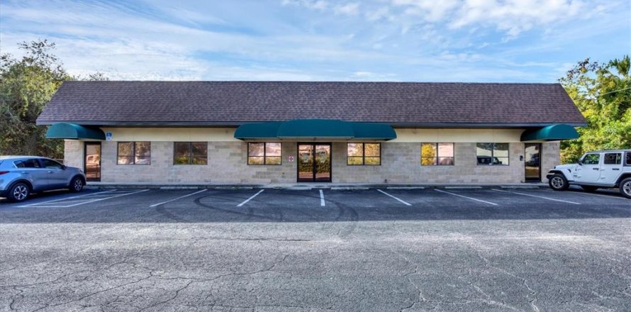 Commercial property in Port Charlotte, Florida 171.5 sq.m. № 2233819