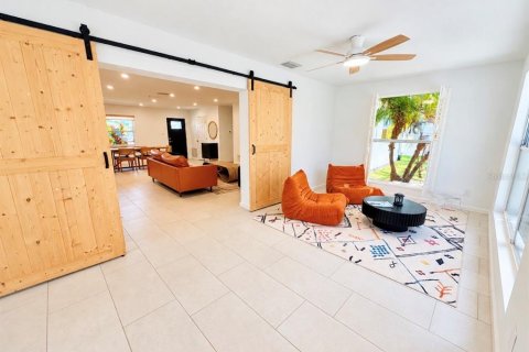 Villa ou maison à louer à Tampa, Floride: 3 chambres, 155.98 m2 № 2431852 - photo 12
