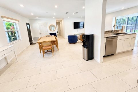 Villa ou maison à louer à Tampa, Floride: 3 chambres, 155.98 m2 № 2431852 - photo 15