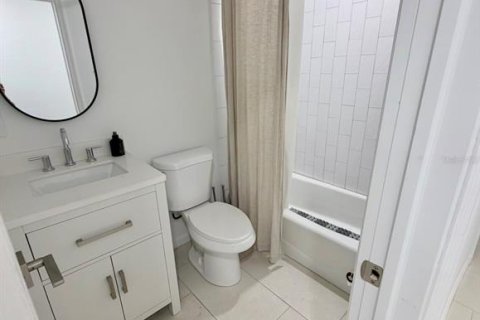 Villa ou maison à louer à Tampa, Floride: 3 chambres, 155.98 m2 № 2431852 - photo 6
