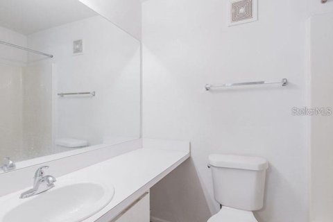 Condominio en alquiler en Gainesville, Florida, 1 dormitorio, 109.35 m2 № 2135545 - foto 10