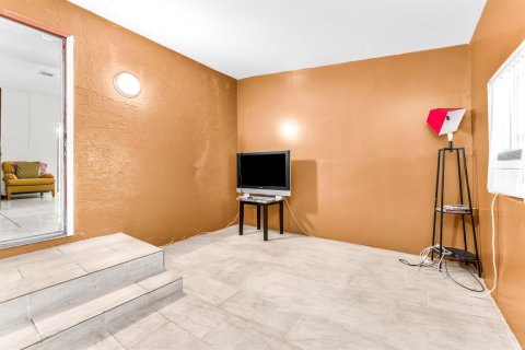 Casa en venta en Boynton Beach, Florida, 4 dormitorios, 161.56 m2 № 2382680 - foto 19