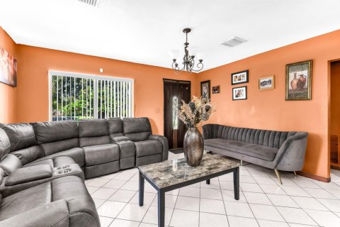 Casa en venta en Boynton Beach, Florida, 4 dormitorios, 161.56 m2 № 2382680 - foto 5