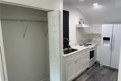 Villa ou maison à louer à Saint Petersburg, Floride: 1 chambre, 27.87 m2 № 2348131 - photo 5