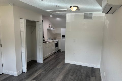 Villa ou maison à louer à Saint Petersburg, Floride: 1 chambre, 27.87 m2 № 2348131 - photo 4