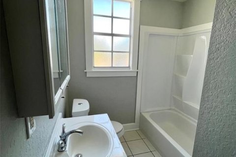 Apartment in Saint Petersburg, Florida 2 bedrooms, 69.68 sq.m. № 2233950 - photo 9
