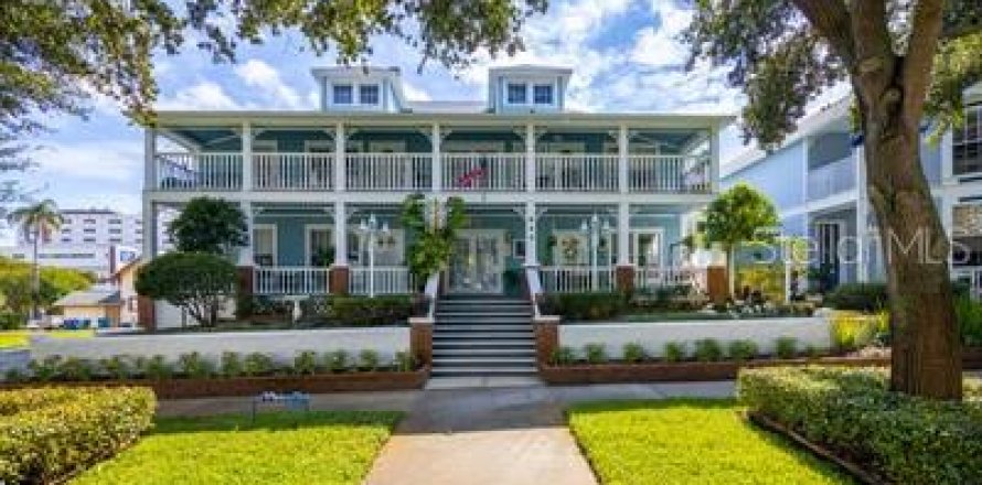 Apartment in Saint Petersburg, Florida 2 bedrooms, 69.68 sq.m. № 2233950