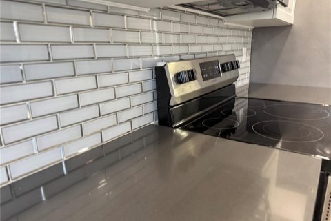 Casa en venta en Tampa, Florida, 3 dormitorios, 93.92 m2 № 1597382 - foto 14