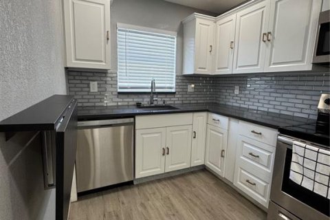 Casa en venta en Tampa, Florida, 3 dormitorios, 93.92 m2 № 1597382 - foto 20