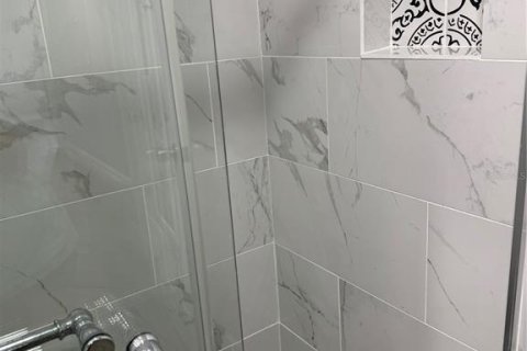 Casa en venta en Tampa, Florida, 3 dormitorios, 93.92 m2 № 1597382 - foto 8