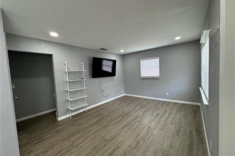 Casa en venta en Tampa, Florida, 3 dormitorios, 93.92 m2 № 1597382 - foto 11