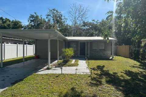 Casa en venta en Tampa, Florida, 3 dormitorios, 93.92 m2 № 1597382 - foto 1
