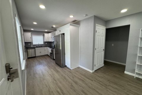 Casa en venta en Tampa, Florida, 3 dormitorios, 93.92 m2 № 1597382 - foto 12