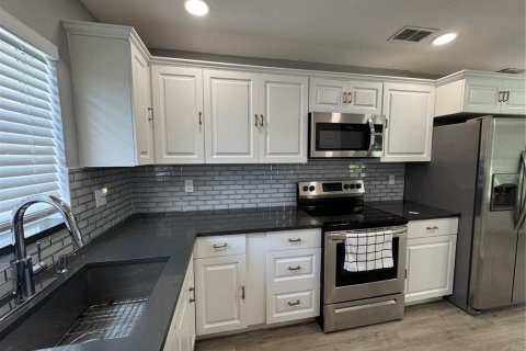 Casa en venta en Tampa, Florida, 3 dormitorios, 93.92 m2 № 1597382 - foto 19