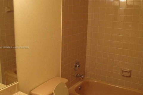 Condo in Margate, Florida, 1 bedroom  № 1859852 - photo 16