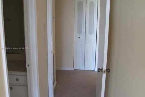 Condo in Margate, Florida, 1 bedroom  № 1859852 - photo 11