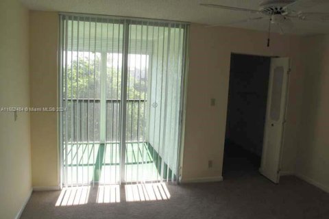 Condo in Margate, Florida, 1 bedroom  № 1859852 - photo 13