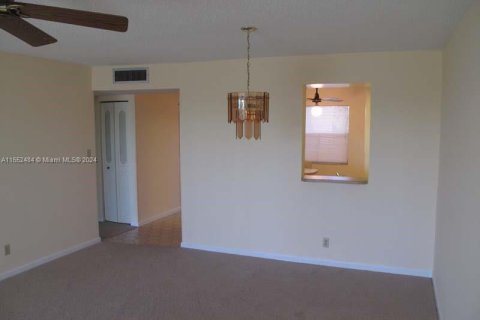 Condo in Margate, Florida, 1 bedroom  № 1859852 - photo 3