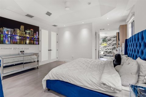 Villa ou maison à vendre à Miami, Floride: 5 chambres, 242.66 m2 № 2076490 - photo 5