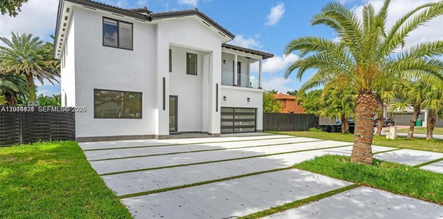 Villa ou maison à Miami, Floride 5 chambres, 242.66 m2 № 2076490