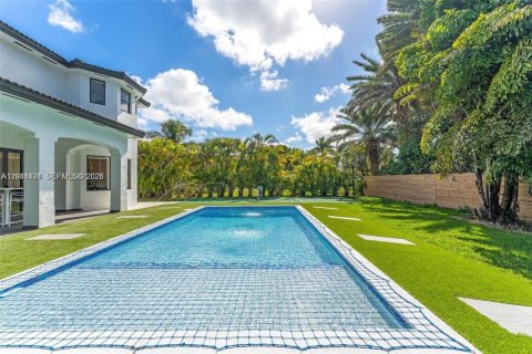Villa ou maison à vendre à Miami, Floride: 5 chambres, 242.66 m2 № 2076490 - photo 11