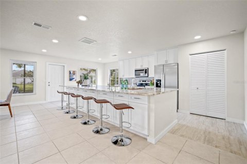 House in New Port Richey, Florida 2 bedrooms, 152.92 sq.m. № 1884175 - photo 15