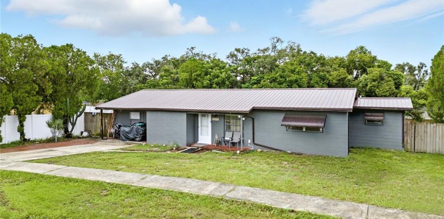 Villa ou maison à Spring Hill, Floride 3 chambres, 131.55 m2 № 1909874