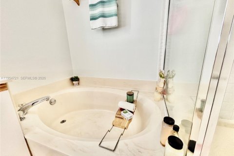 Copropriété à vendre à Boynton Beach, Floride: 3 chambres, 157.19 m2 № 2081136 - photo 15