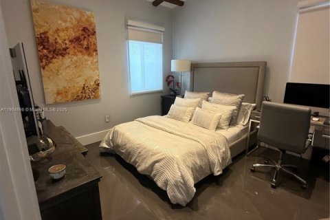 House in Doral, Florida 3 bedrooms, 189.24 sq.m. № 1955769 - photo 30