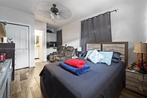 House in Miami, Florida 3 bedrooms, 195.47 sq.m. № 1811655 - photo 30