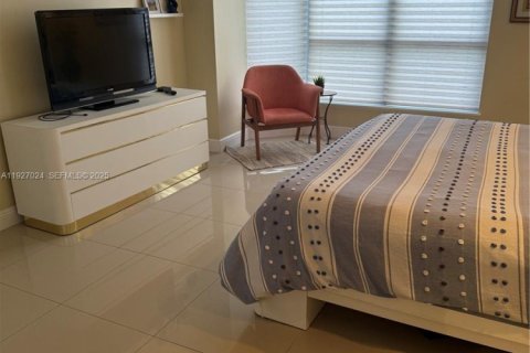 Condominio en venta en Aventura, Florida, 2 dormitorios, 101.36 m2 № 1986179 - foto 5