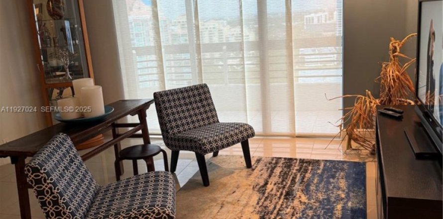 Condominio en Aventura, Florida, 2 dormitorios № 1986179