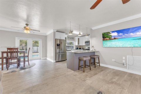 House in Miami Gardens, Florida 3 bedrooms, 101.82 sq.m. № 1983099 - photo 11