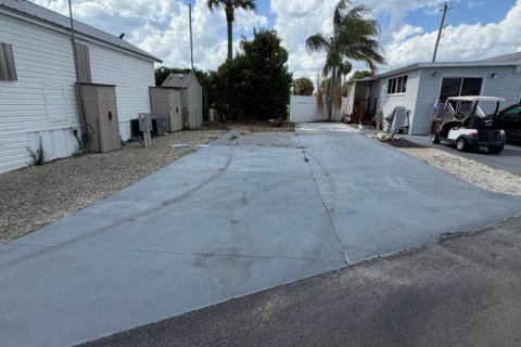 Propiedad comercial en Okeechobee, Florida № 2171947