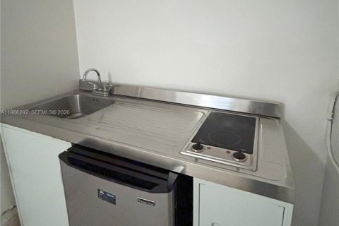 Снять в аренду квартиру в Майами, Флорида 19.51м2, № 2048046 - фото 2