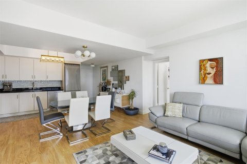 Copropriété à vendre à Miami, Floride: 2 chambres, 104.14 m2 № 1974104 - photo 15