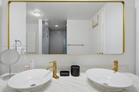 Copropriété à vendre à Miami, Floride: 2 chambres, 104.14 m2 № 1974104 - photo 22