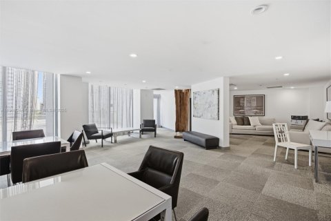 Copropriété à vendre à Miami, Floride: 2 chambres, 104.14 m2 № 1974104 - photo 27