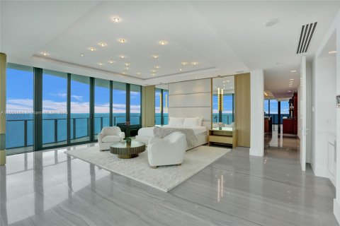 Copropriété à vendre à Sunny Isles Beach, Floride: 3 chambres, 463.77 m2 № 1865113 - photo 5