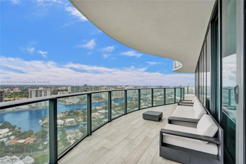 Copropriété à vendre à Sunny Isles Beach, Floride: 3 chambres, 463.77 m2 № 1865113 - photo 2