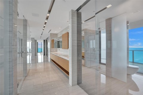 Copropriété à vendre à Sunny Isles Beach, Floride: 3 chambres, 463.77 m2 № 1865113 - photo 23