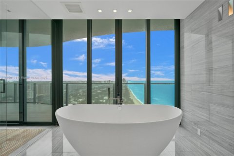 Copropriété à vendre à Sunny Isles Beach, Floride: 3 chambres, 463.77 m2 № 1865113 - photo 14