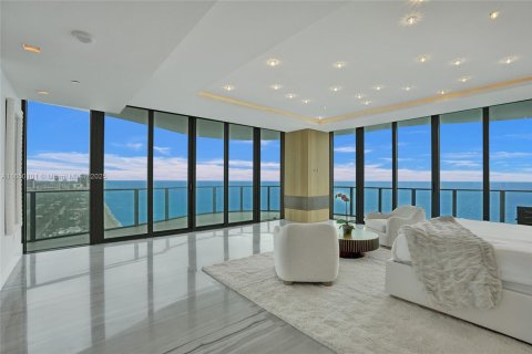 Copropriété à vendre à Sunny Isles Beach, Floride: 3 chambres, 463.77 m2 № 1865113 - photo 3