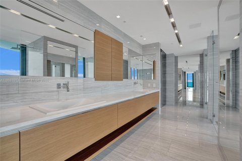 Copropriété à vendre à Sunny Isles Beach, Floride: 3 chambres, 463.77 m2 № 1865113 - photo 16