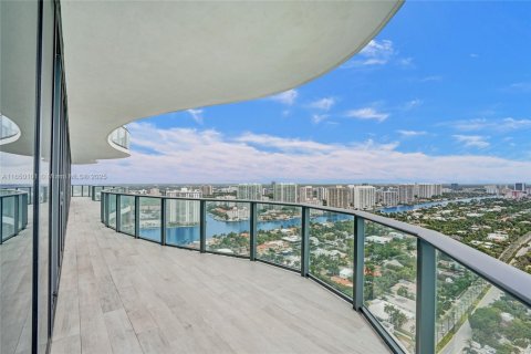 Copropriété à vendre à Sunny Isles Beach, Floride: 3 chambres, 463.77 m2 № 1865113 - photo 10