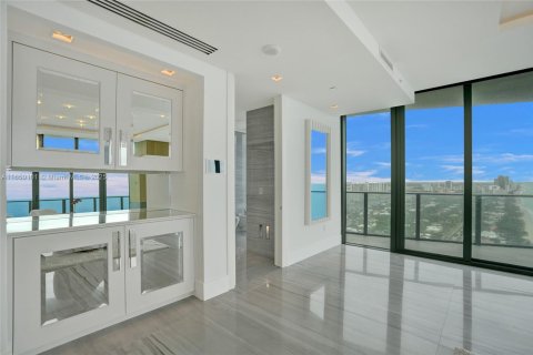 Copropriété à vendre à Sunny Isles Beach, Floride: 3 chambres, 463.77 m2 № 1865113 - photo 7