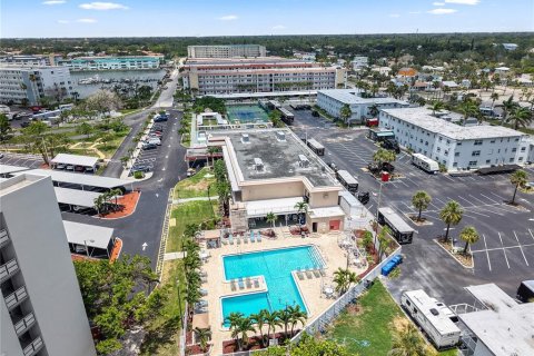 Condo in Gulfport, Florida, 1 bedroom  № 1771374 - photo 20
